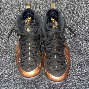 Nike foampostie penny hardway..